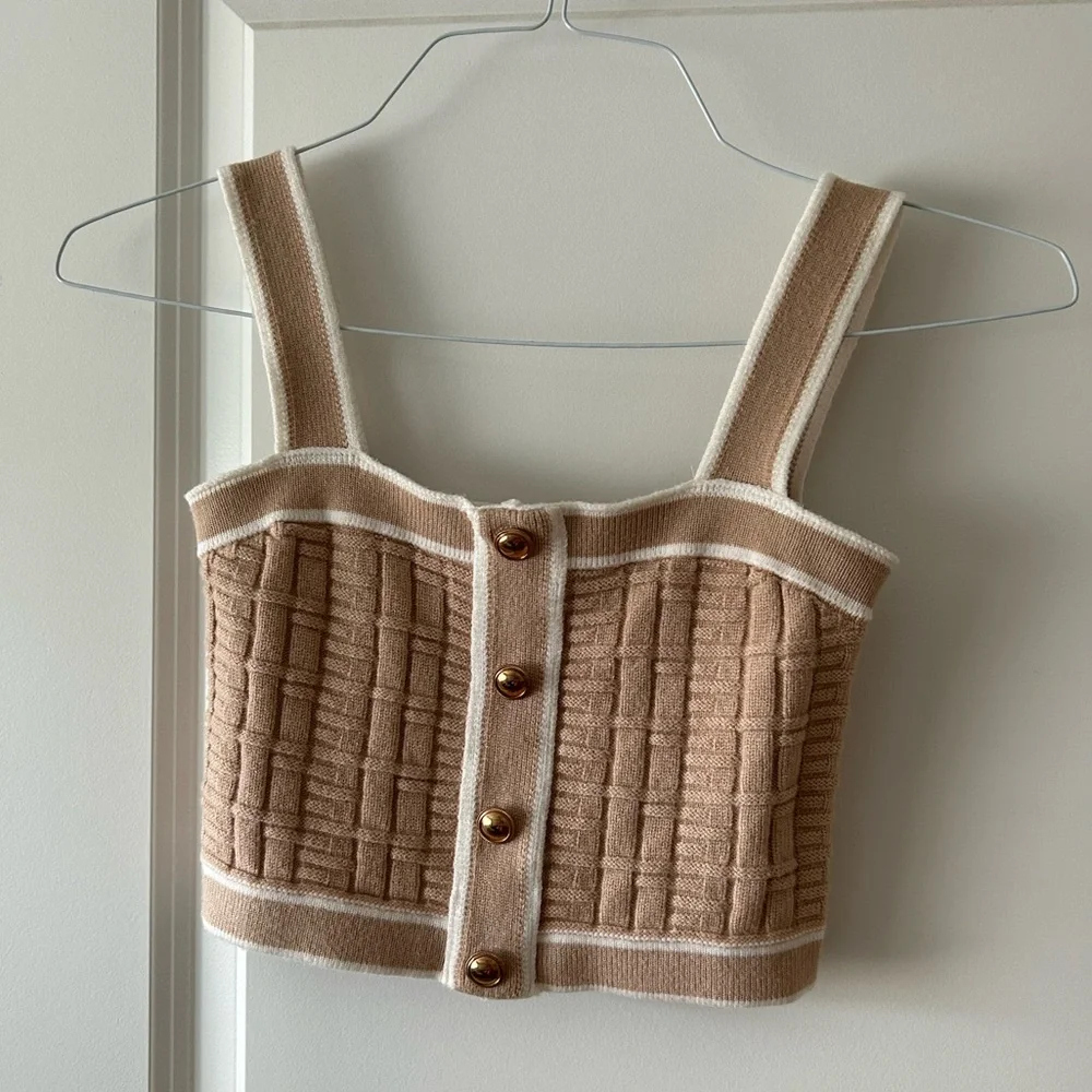 Cropped Knit Tank Top - Picture 2 of 4